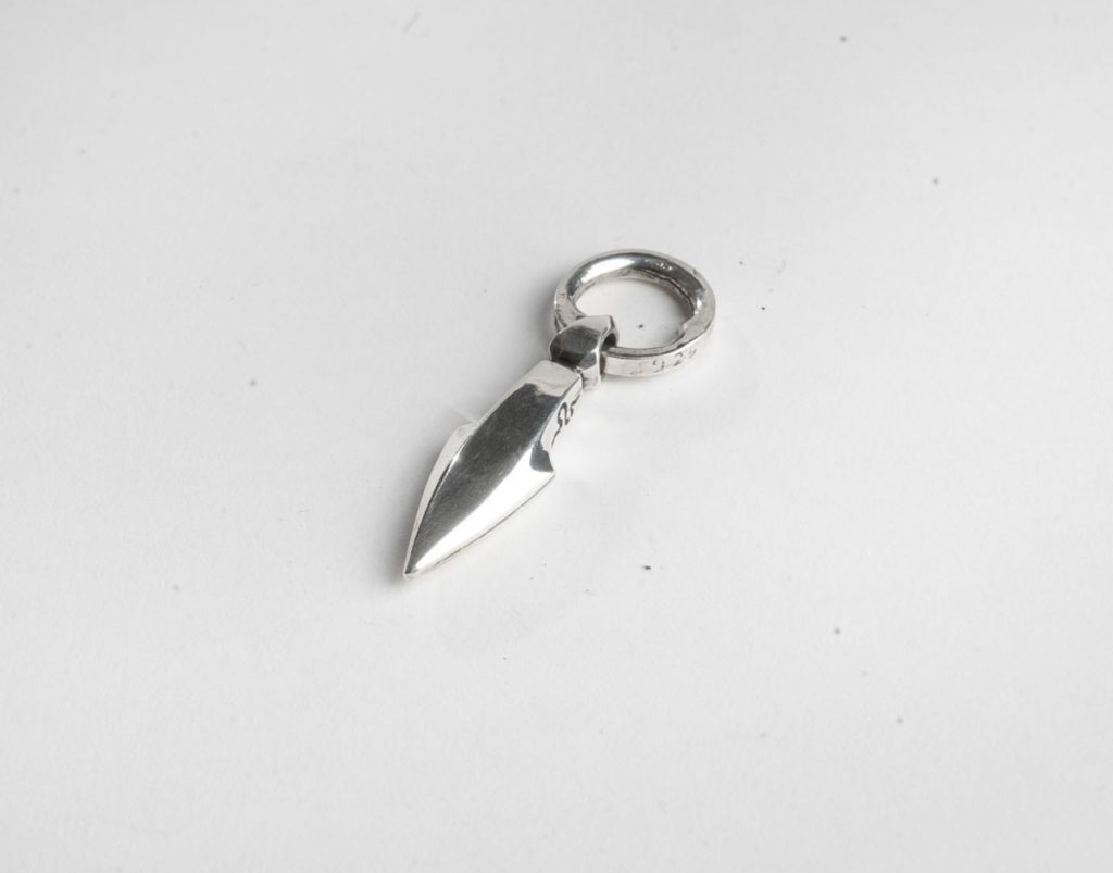 Arrow pendant CC199