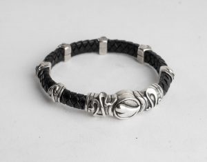 Braided leather bracelet CC4M