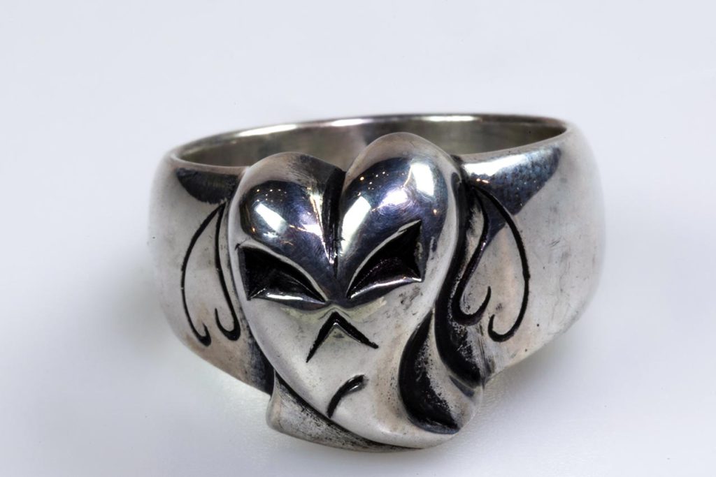 Anello teschio in argento
