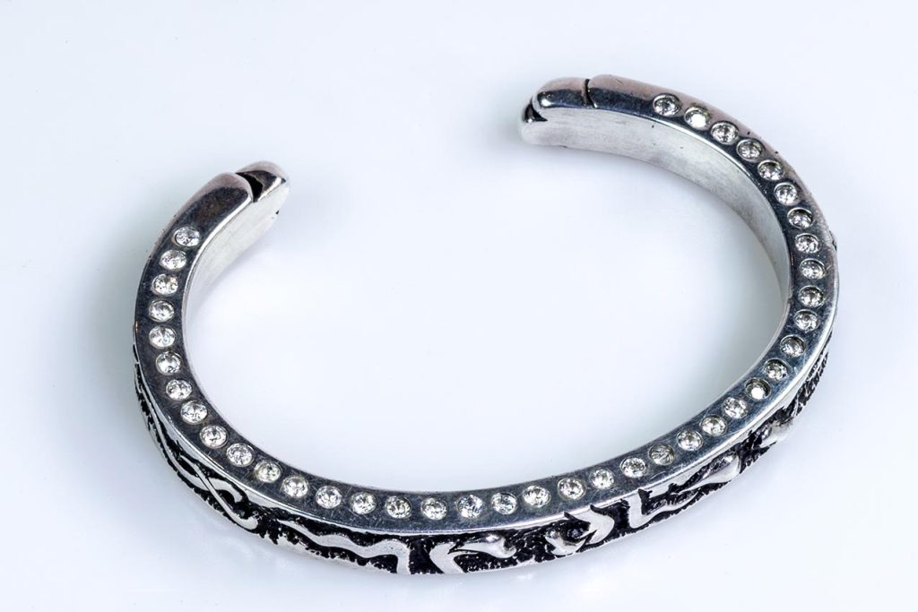 Silver bracelet with 80 cubic zirconias
