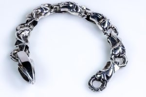 Silver skulls bracelet